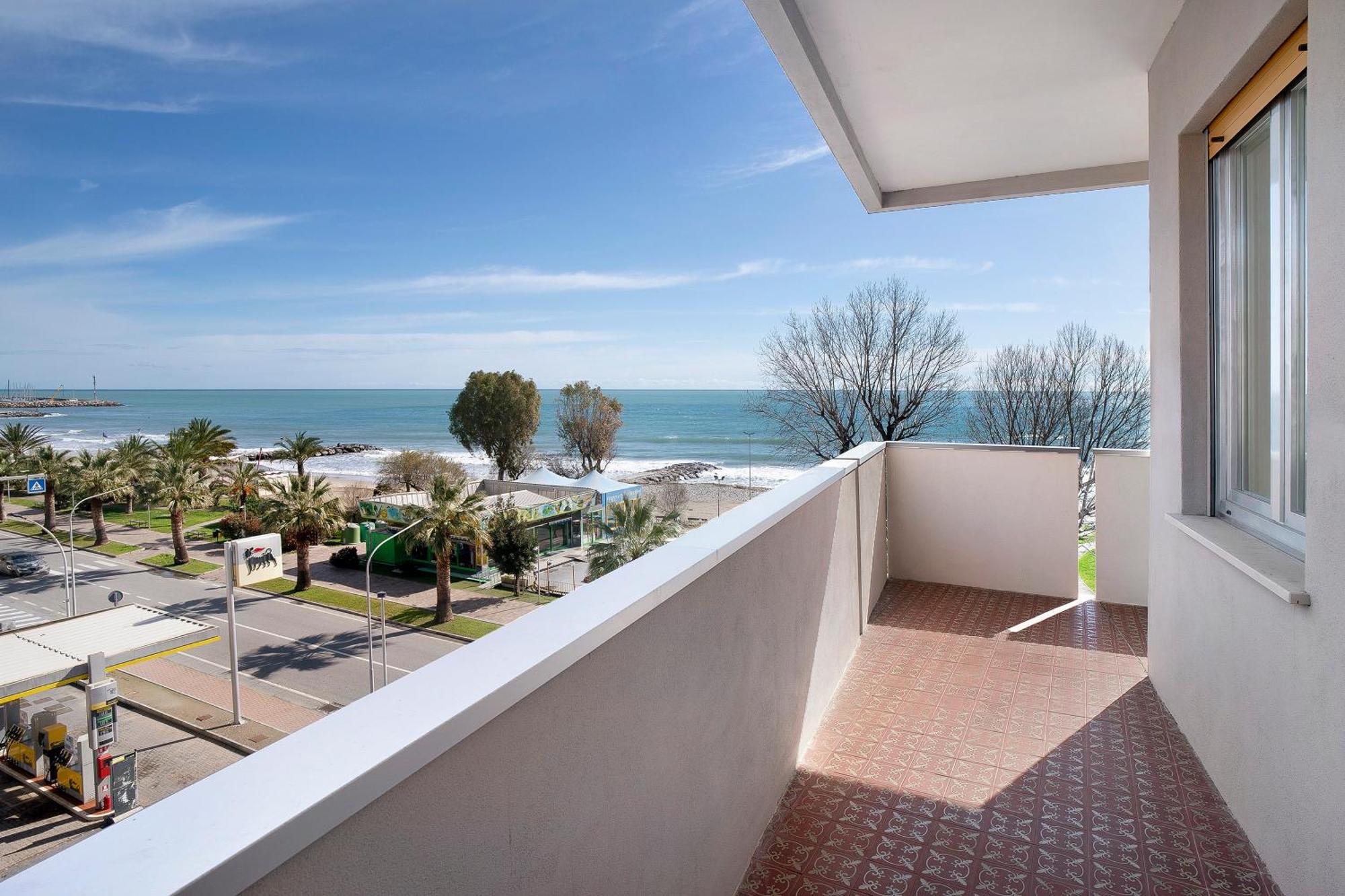 Fronte Mare - Marina Di Andora Lägenhet Exteriör bild